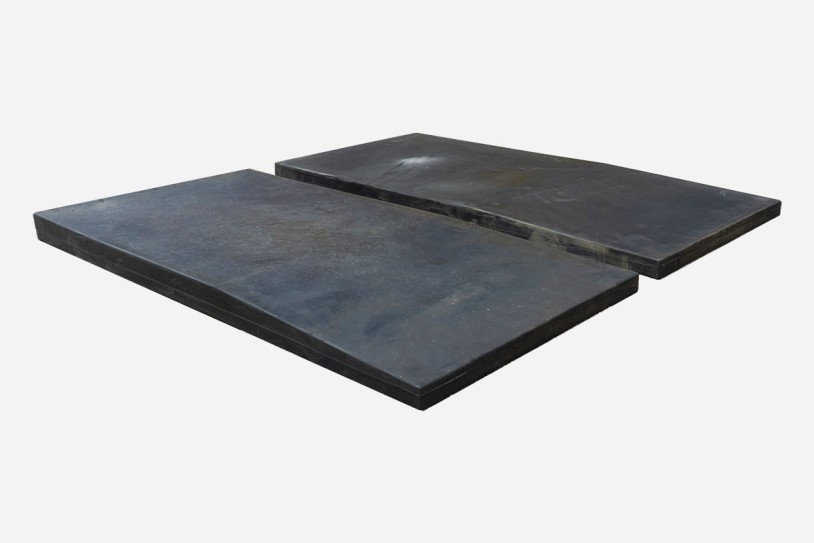 Accessoires: 2 zwarte rubberen matten