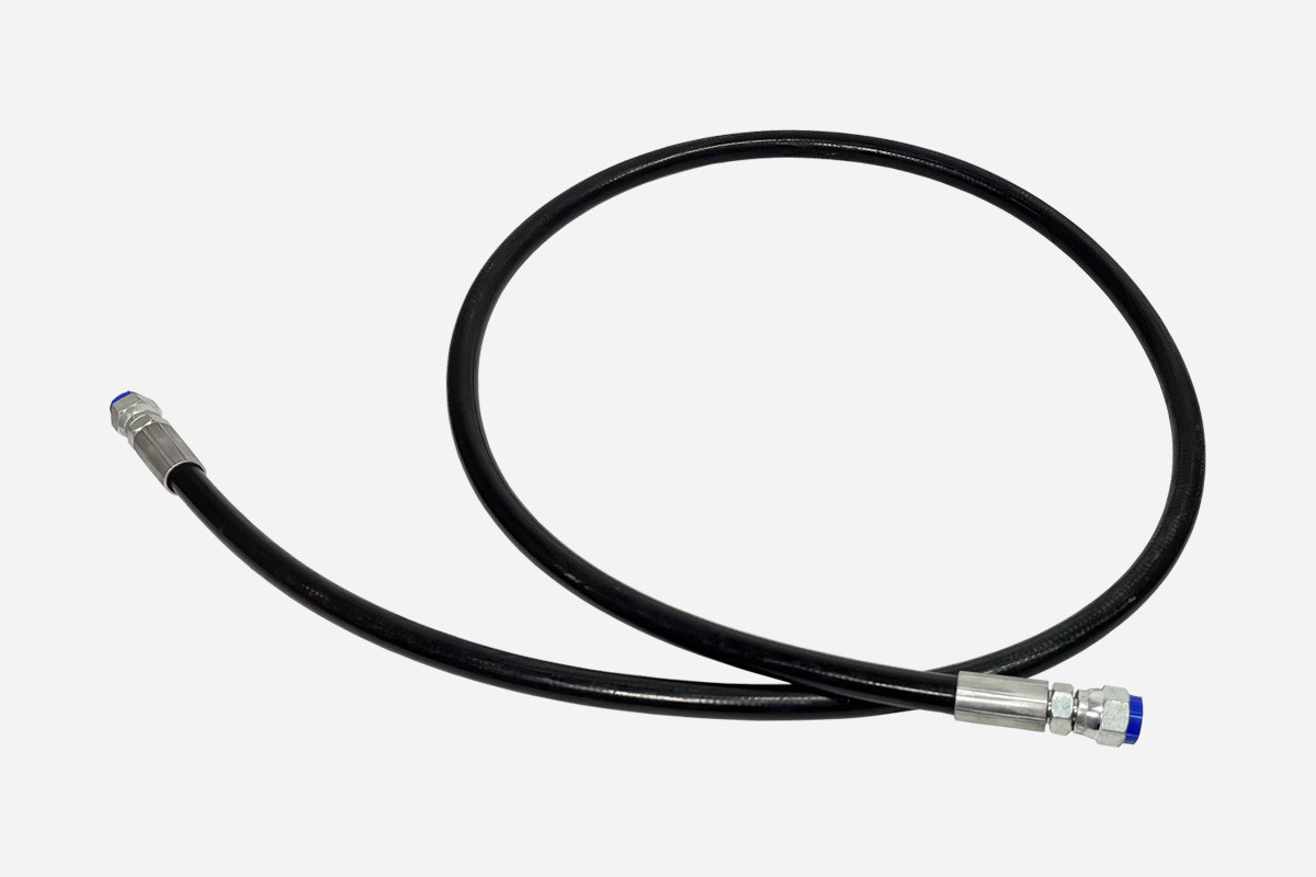 Hydraulikschlauch einer Doppelscherenhebebühne